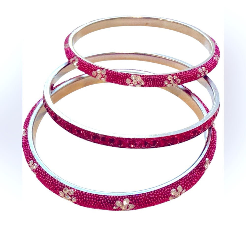 Set of three magenta bangles. NEW